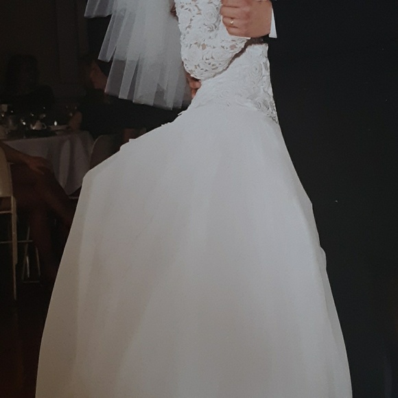 Wedding Gown - Picture 2 of 6